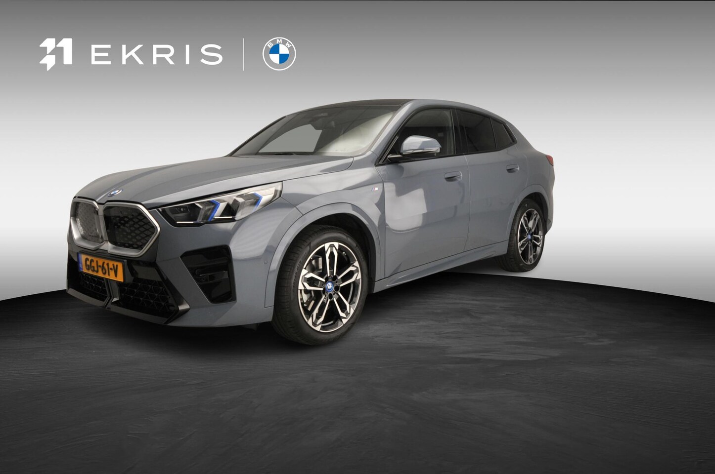 BMW iX2 - xDrive30 M-Sportpakket | HUD | Adaptief onderstel | Panoramadak | Harman-Kardon | Park ass - AutoWereld.nl