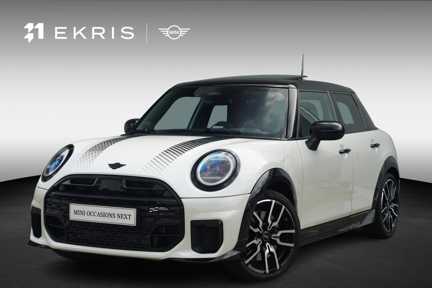 MINI 5-Deurs - Cooper C | John Cooper Works Uitvoering | Pakket XL | Memorystoelen | Stoel & Stuurverwarm - AutoWereld.nl
