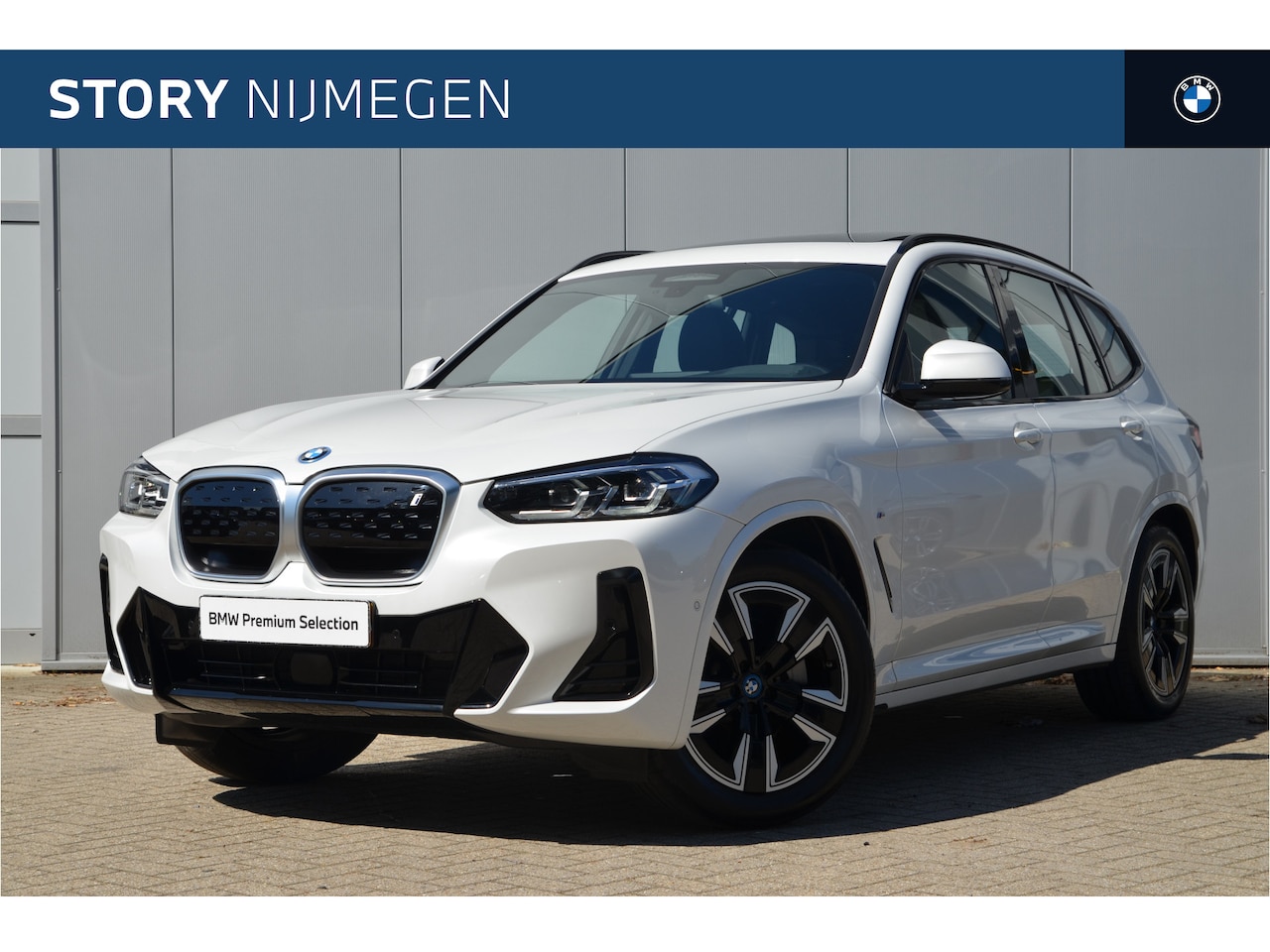 BMW iX3 - Executive M Sport / Sportstoelen / Achteruitrijcamera / Adaptieve LED / Driving Assistant - AutoWereld.nl