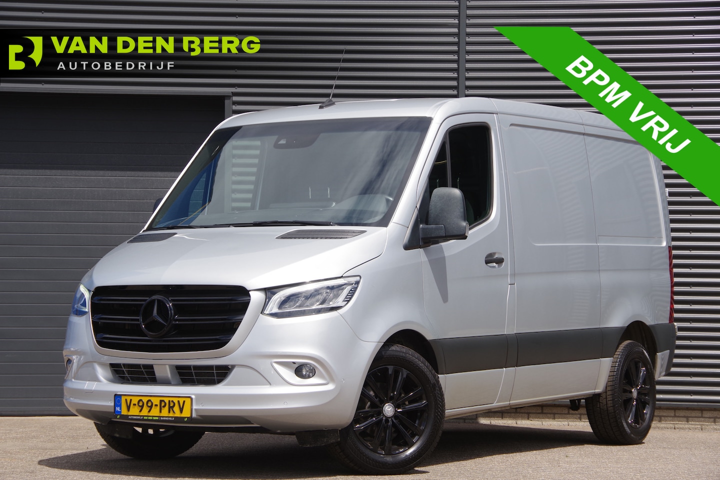 Mercedes-Benz Sprinter - 317 1.9 CDI L1H1 RWD AUT. LED, ADAPT. CRUISE, MBUX 10'', GEV. STOEL, CAMERA, NAVI, CLIMA, - AutoWereld.nl