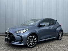 Toyota Yaris - 1.5 Hybrid 115 Dynamic Comfort Pack Limited Nieuw Model Parkeer dodehoek Sensoren Stoel St