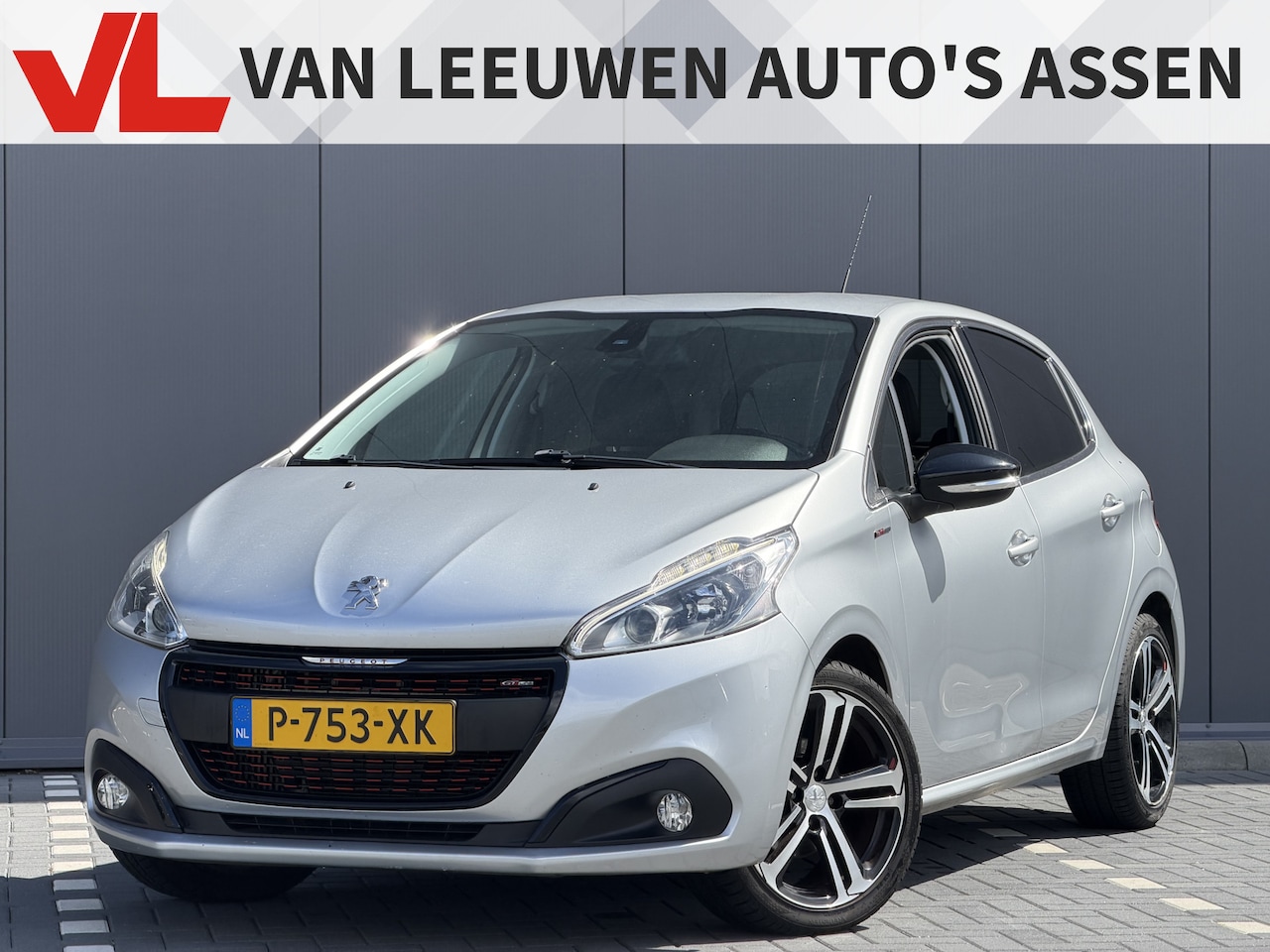 Peugeot 208 - 1.2 PureTech GT-Line | RIJKLAAR | Trekhaak | Climate | Cruise - AutoWereld.nl
