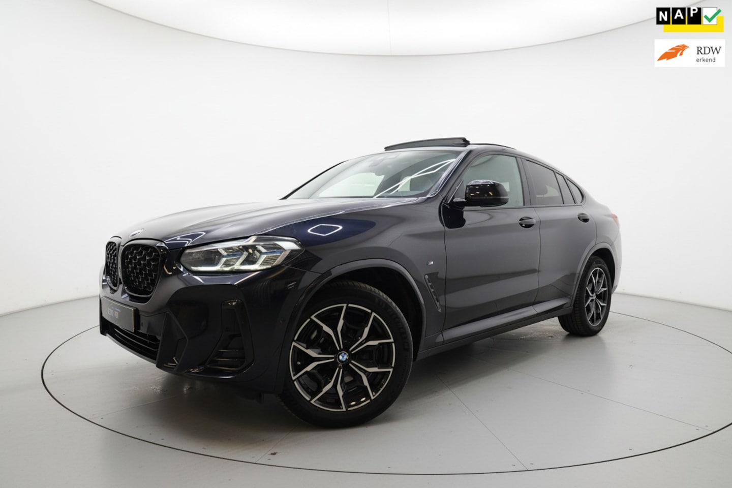 BMW X4 - XDrive20i M SPORT PANO LASER SFEERVERLICHTING CAM - AutoWereld.nl