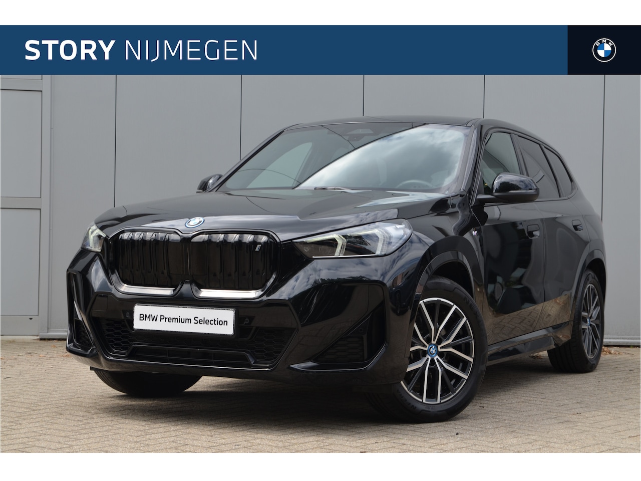 BMW iX1 - xDrive30 M Sport / Sportstoelen / Comfort Access / Achteruitrijcamera / Adaptieve LED / St - AutoWereld.nl