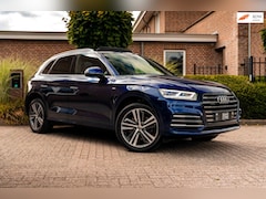 Audi Q5 - 55 TFSI e Quattro Competition 3x S-Line 367 PK Pano Virtual Keyless Camera 20''