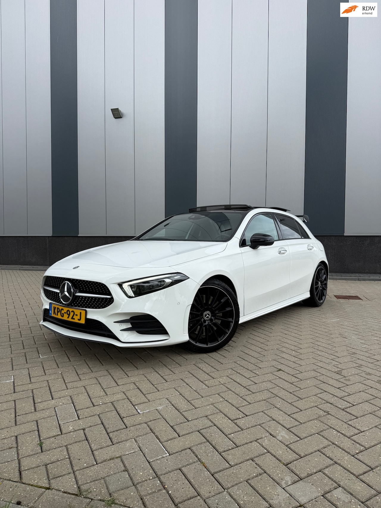 Mercedes-Benz A-klasse - 250 Sport AMG-Line | Pano | Burmeister | Ambient light - AutoWereld.nl