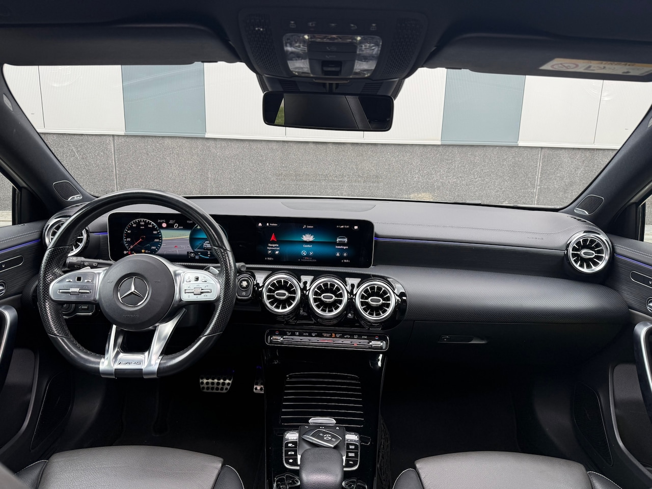 Mercedes-Benz A-klasse - 250 Sport AMG-Line | Pano | Burmeister | Ambient light - AutoWereld.nl