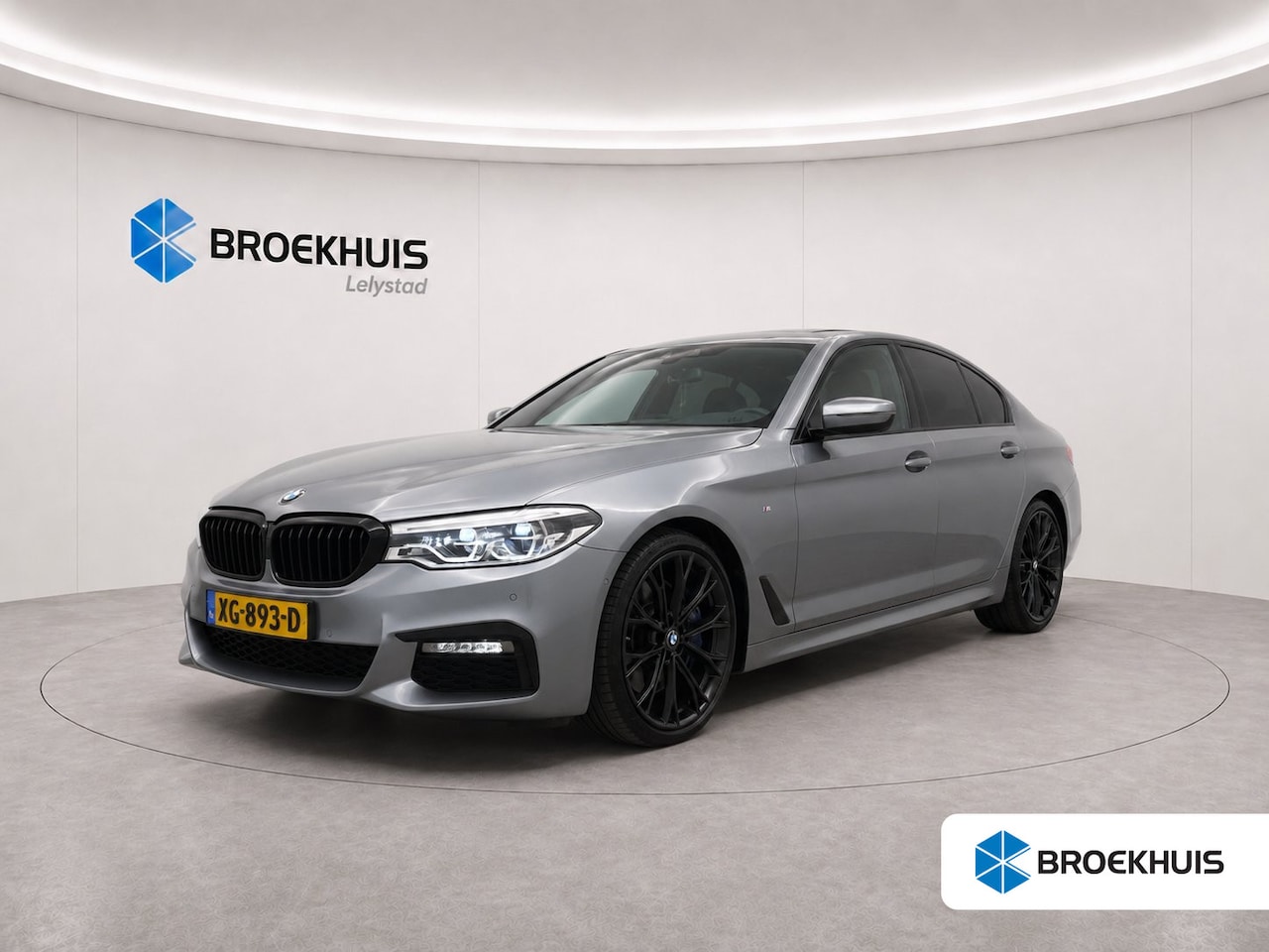 BMW 5-serie - 5-Serie 540i 340PK HIGH EXECUTIVE M-SPORT AUTOMAAT / NAVI / LEDER / FULL-LED / CLIMA / PDC - AutoWereld.nl
