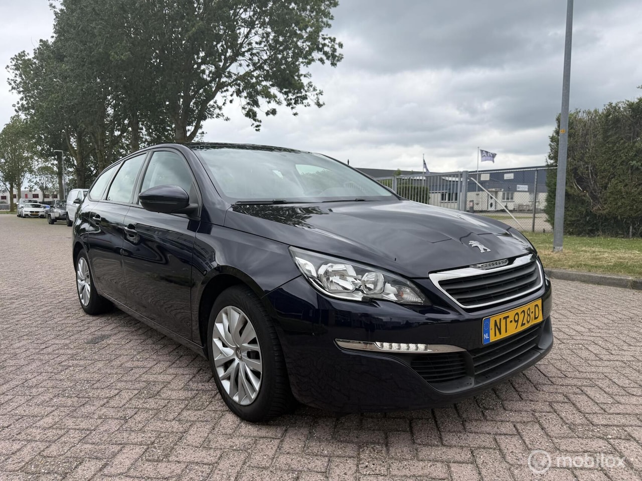 Peugeot 308 SW - 1.2 PureTech Blue Lease Eerste Eigenaar! - AutoWereld.nl