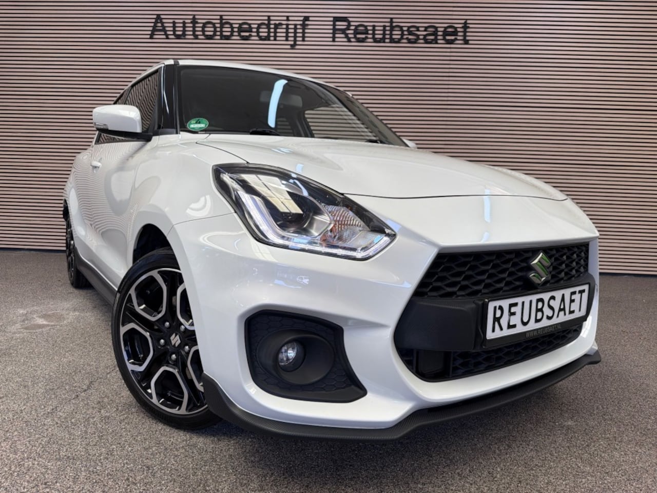 Suzuki Swift - 1.4 Sport Smart Hybrid Clima Cruise Carplay Camera Led Incl 12Mnd Garantie - AutoWereld.nl