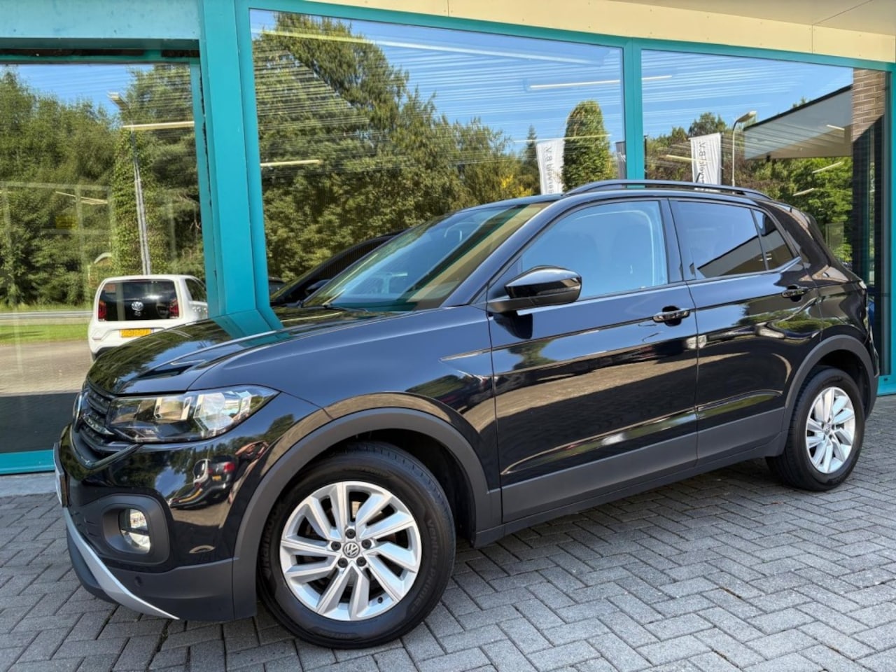 Volkswagen T-Cross - 1.0 TSI LIFE Navi, CarPlay, Camera, Adaptive Cruise, LED, PDC, NAP - AutoWereld.nl