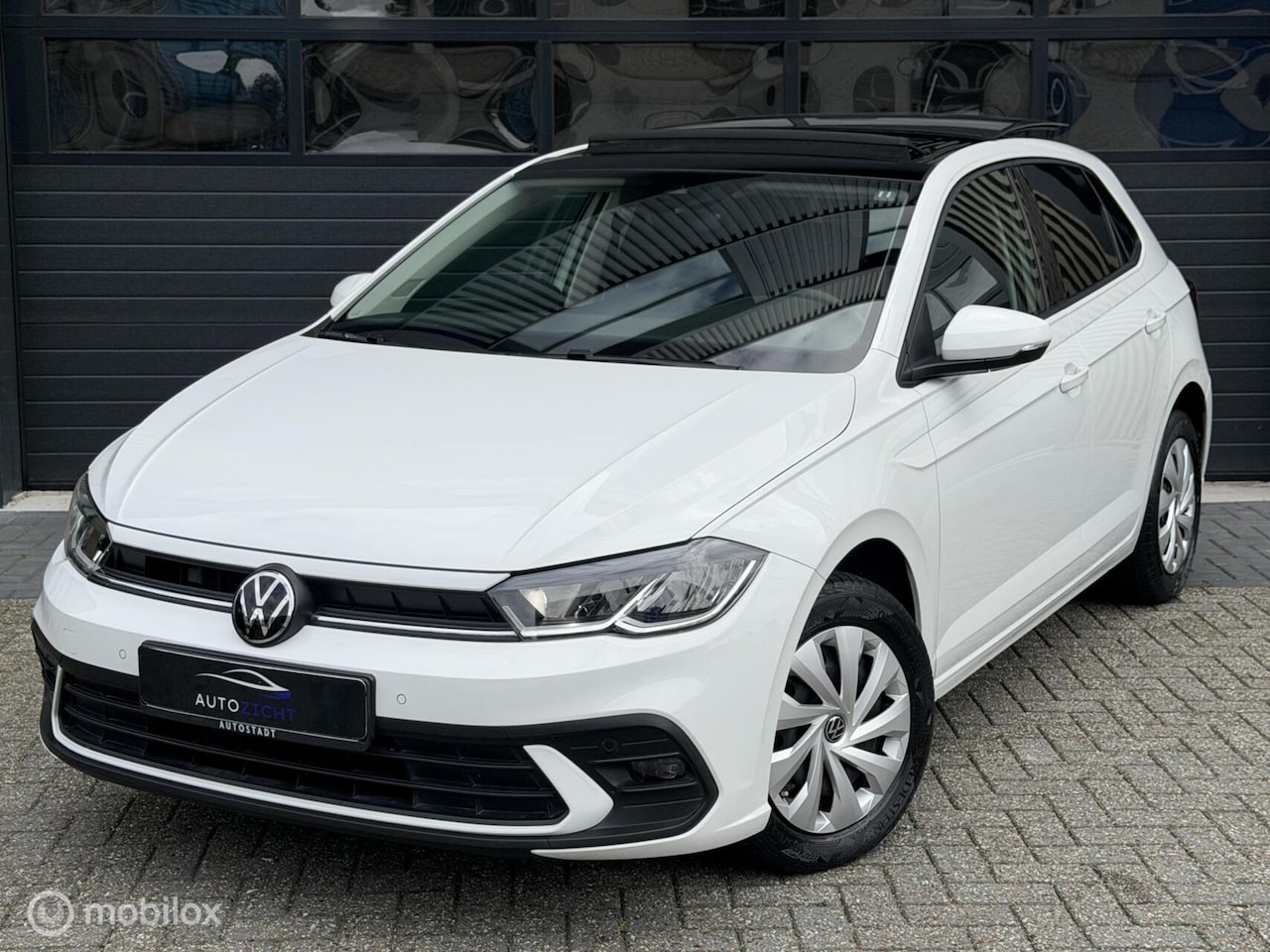 Volkswagen Polo - 1.0 TSI Life | Pano | Camera | Climate | Carplay - AutoWereld.nl
