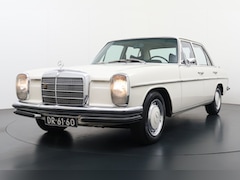 Mercedes-Benz 220 - W114 -W115 250 6-Cilinder Schakelbak LPG Oldtimer