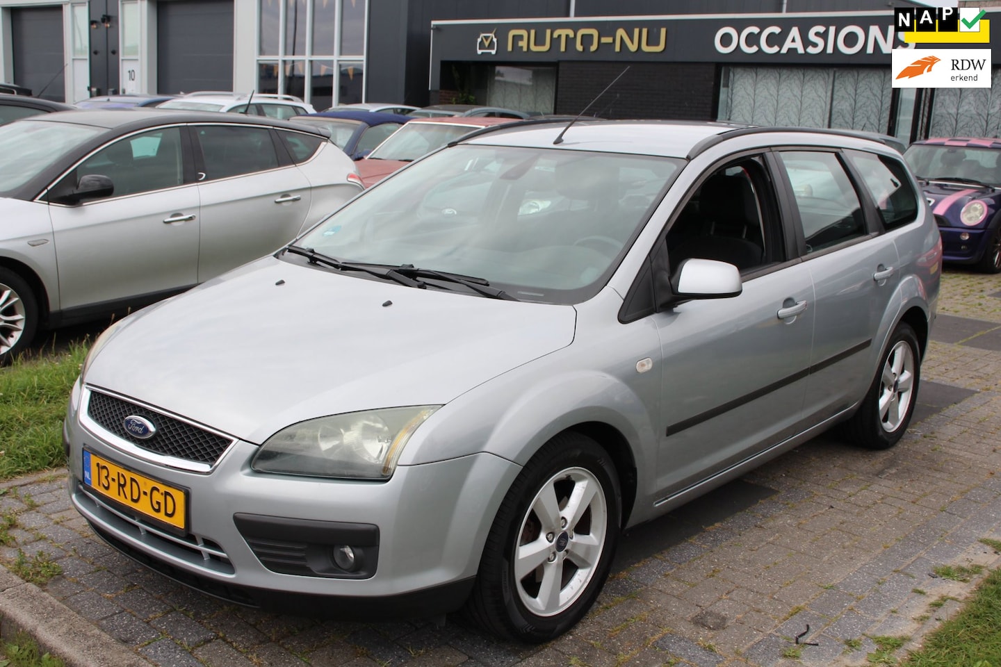 Ford Focus Wagon - 1.6-16V First Edition Airco Cruise Trekhaak LM-Velgen NAP APK - AutoWereld.nl