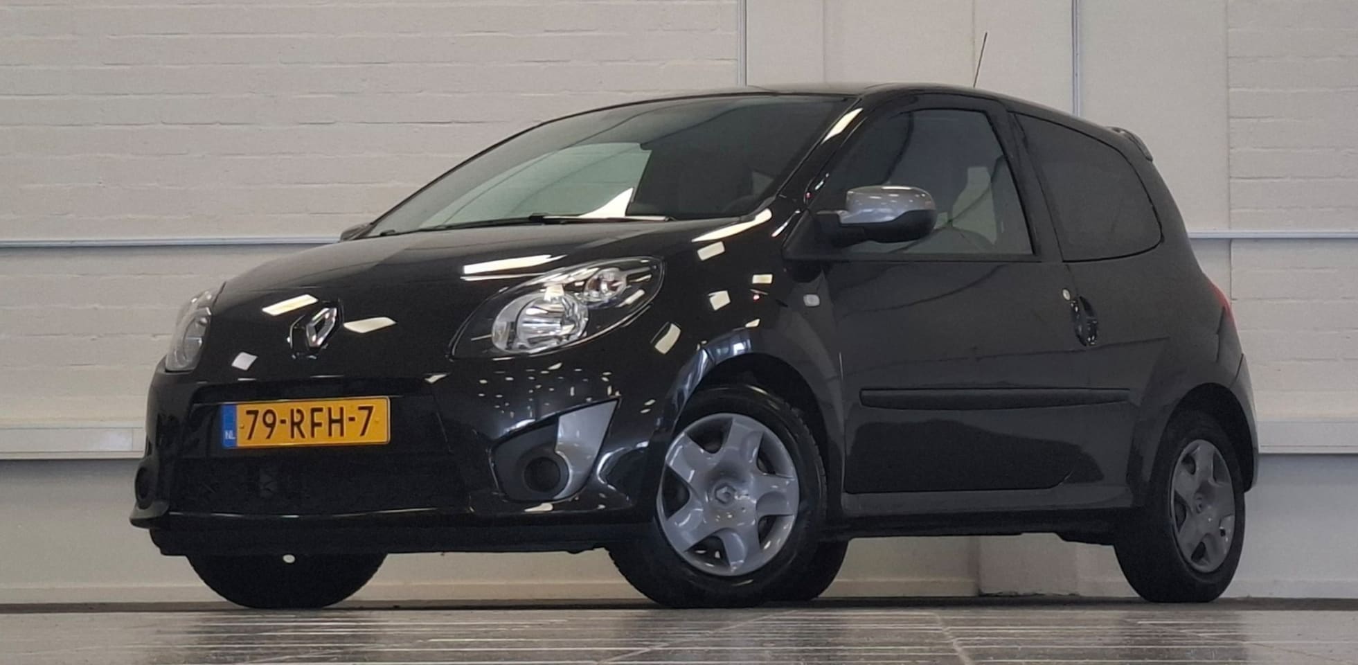 Renault Twingo - 1.2-16V Collection Airco Cruise Control Bluetooth NAP 2e eigenaar APK 21-05-2027 - AutoWereld.nl