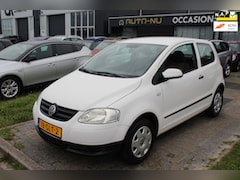 Volkswagen Fox - 1.2 Trendline White Edition APK April 2027 Bluetooth NAP
