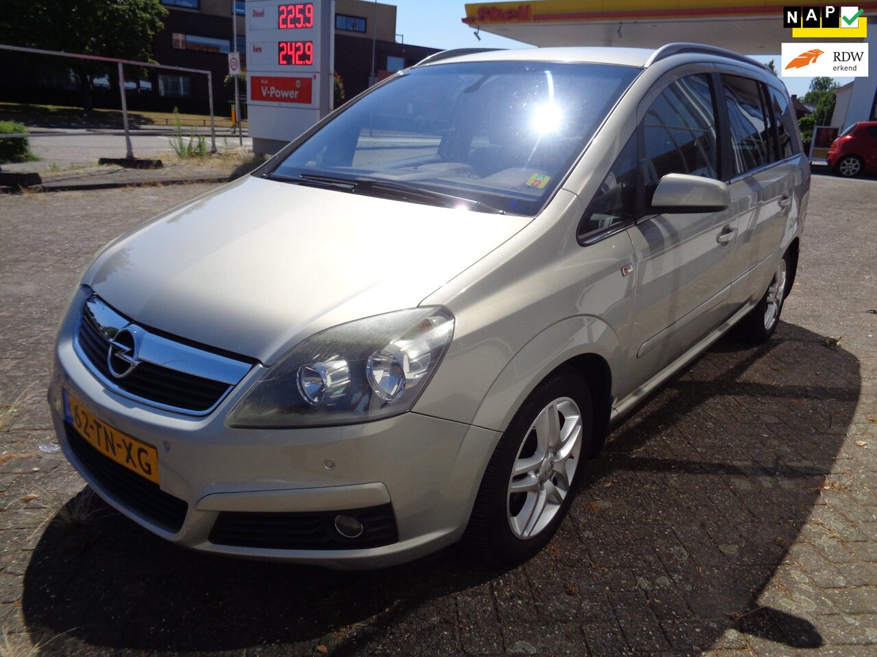Opel Zafira - 2.2 Cosmo Automaat! Inruilkoopje! Lees tekst! - AutoWereld.nl