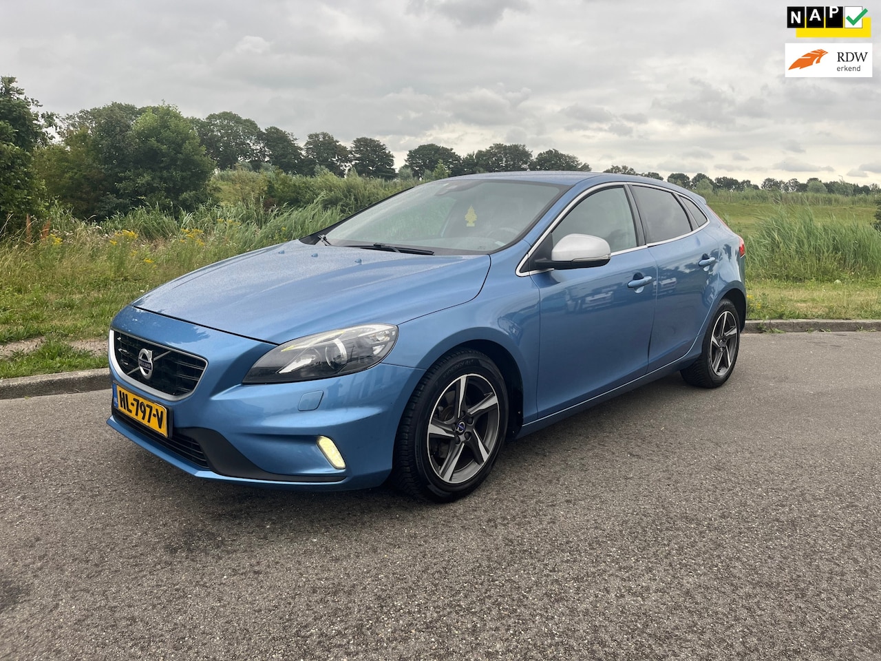 Volvo V40 - 2.0 D2 R-Design Business BJ 2015 AIRCO Zeer Nette Staat - AutoWereld.nl