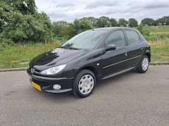 Peugeot 206 - 1.4 Air-line 2 BJ 2005 AIRCO Goed Onderhouden Mooie Peugoet 42 dkm