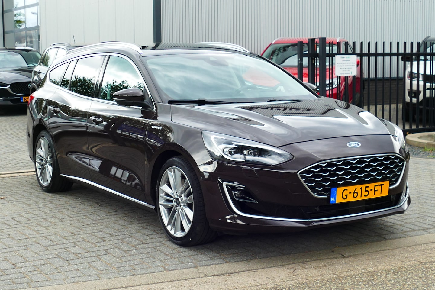 Ford Focus Wagon - 1.0 125pk Vignale. Panodak, Adap Cruise, B&O, Leer, Stoel&StuurVerw, 18"LMV, Haak 1000kg - AutoWereld.nl
