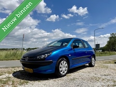 Peugeot 206 - 1.4 Air-line 2, BJ 2005, Leer, APK, Zuinige Auto