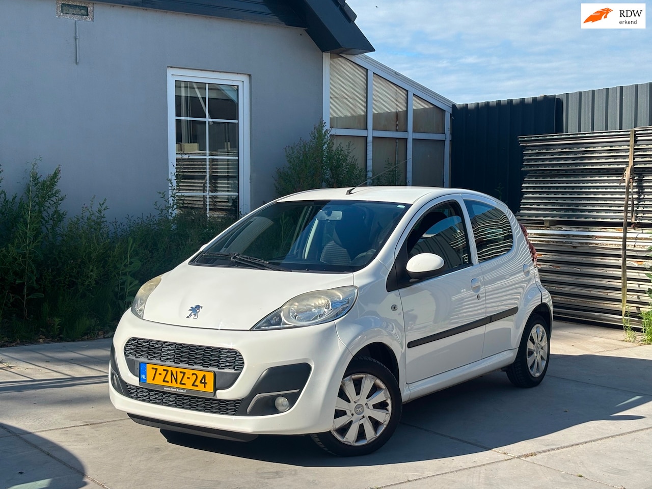 Peugeot 107 - 1.0 Active | Nieuwe APK | El. Ramen | Toerenteller | 5-drs | Rijklaar! - AutoWereld.nl
