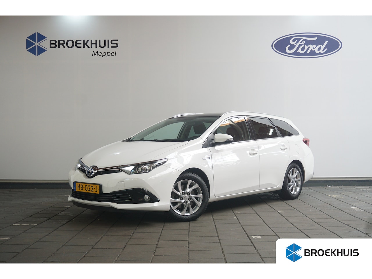 Toyota Auris Touring Sports - 1.8 Hybrid Lease | Achteruitrijcamera | Cruise control | Navigatiesysteem full map - AutoWereld.nl
