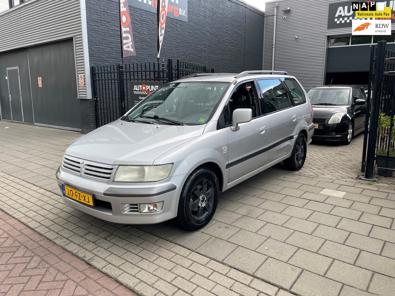 Mitsubishi Space Wagon - 2.4 GDI GLXi 6p. Trekhaak Airco NAP APK - AutoWereld.nl