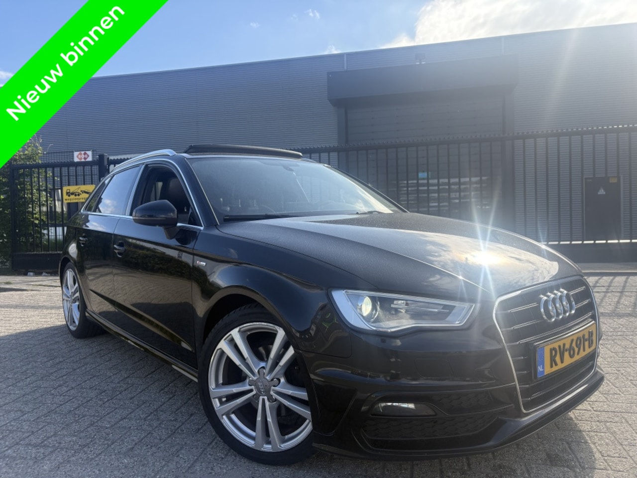 Audi A3 Sportback - 2.0 TDI Ambit.|Pano|Stoelverw|Clima|Cruise - AutoWereld.nl
