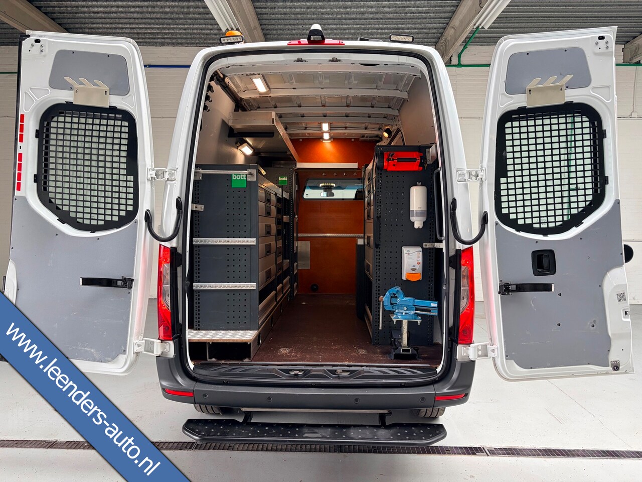 Mercedes-Benz Sprinter - Automaat Servicewagen 314 2.2 CDI 140PK L2H2 euro6 BOTT, Victron V230, Standkachel RIJKLAA - AutoWereld.nl