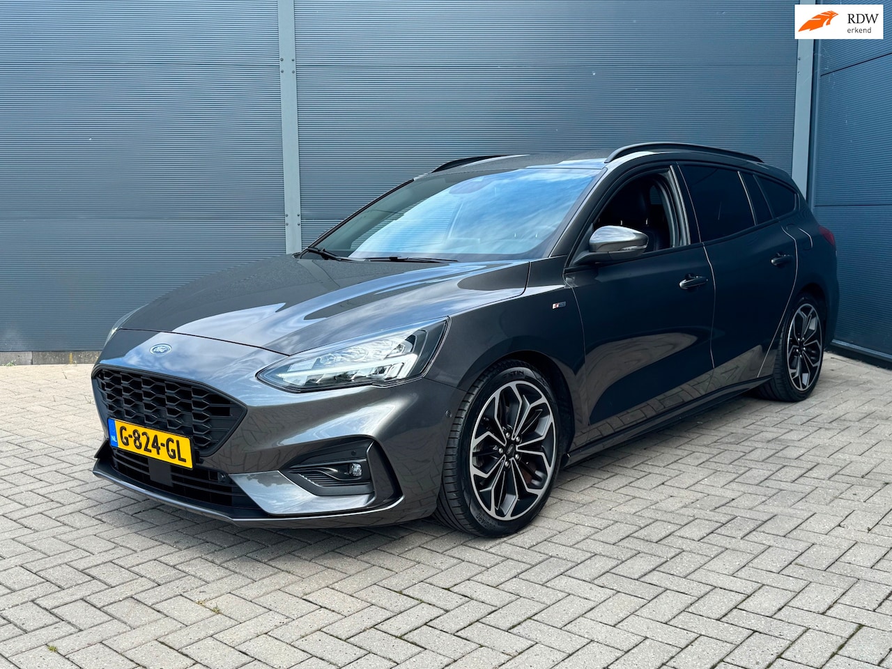 Ford Focus Wagon - 1.0 EcoBoost ST Line / Carplay / Camera - AutoWereld.nl
