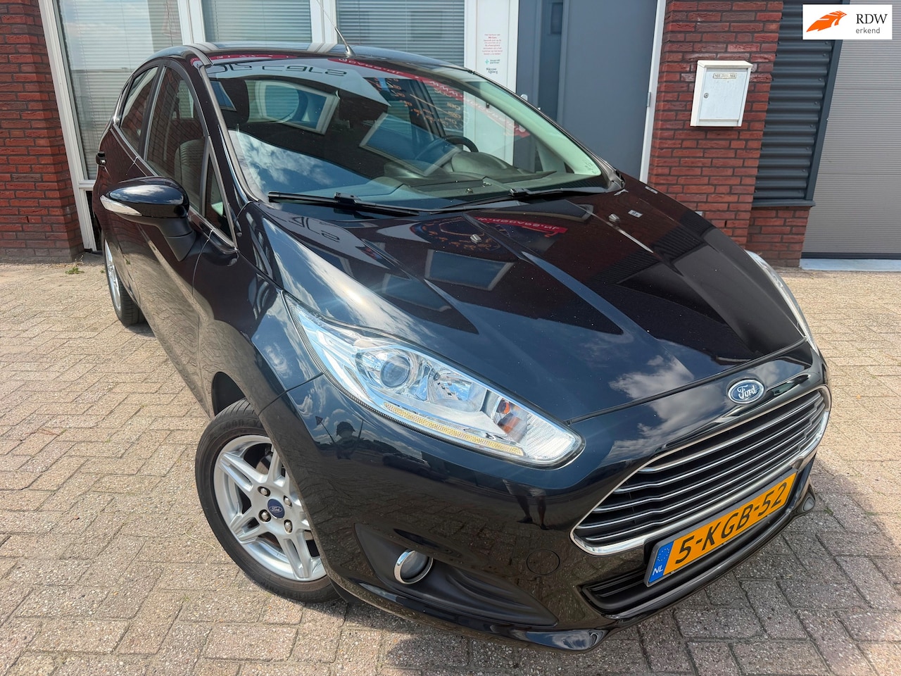 Ford Fiesta - 1.0 Titanium / Navi / PDC / Clima / Cruise / NAP - AutoWereld.nl