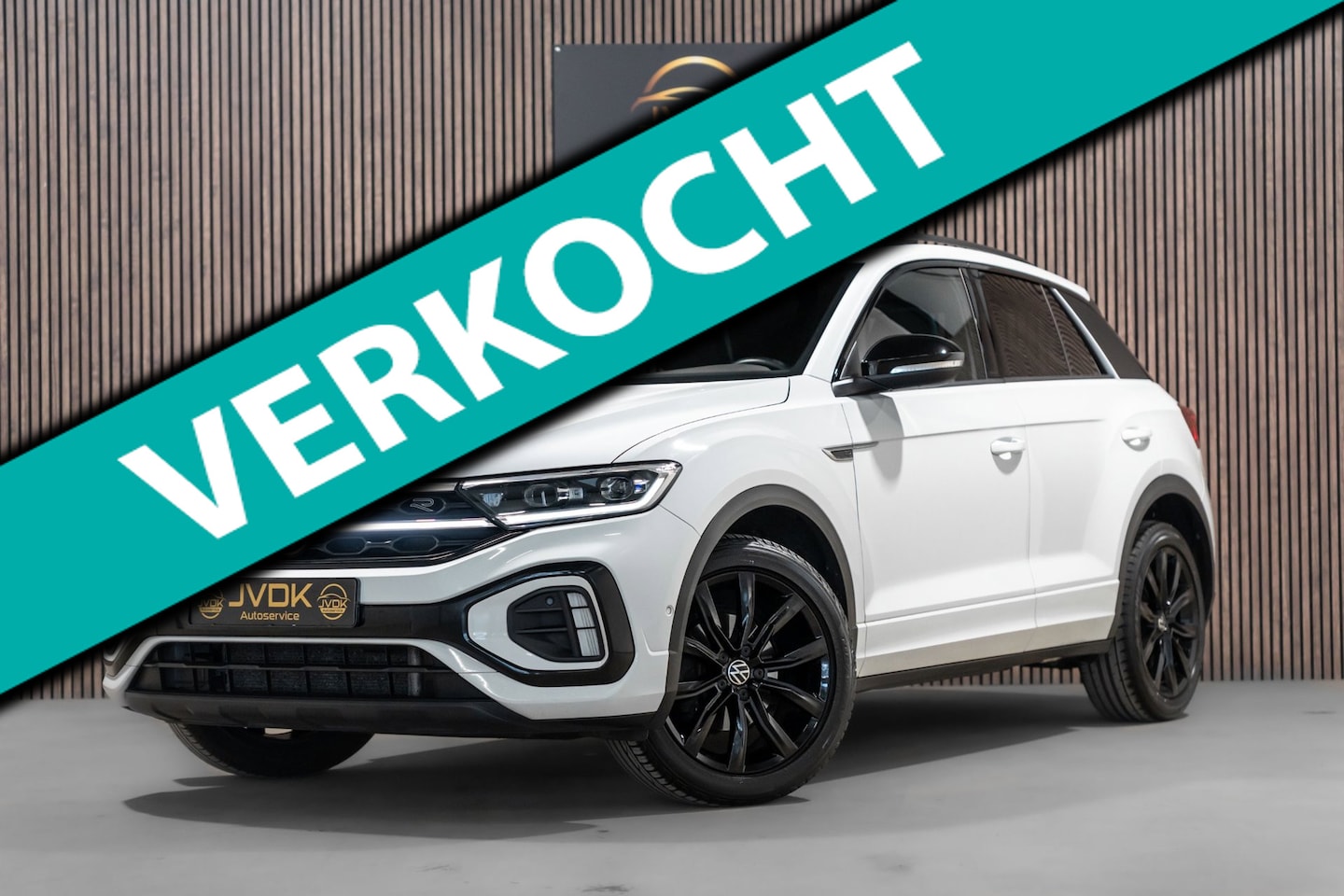 Volkswagen T-Roc - 1.5 TSI R-Line IQ DSG PANO CAMERA - AutoWereld.nl