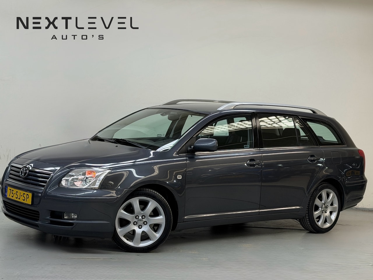 Toyota Avensis Wagon - 2.0 VVTi Linea Luna Automaat Cruise Trekhaak - AutoWereld.nl