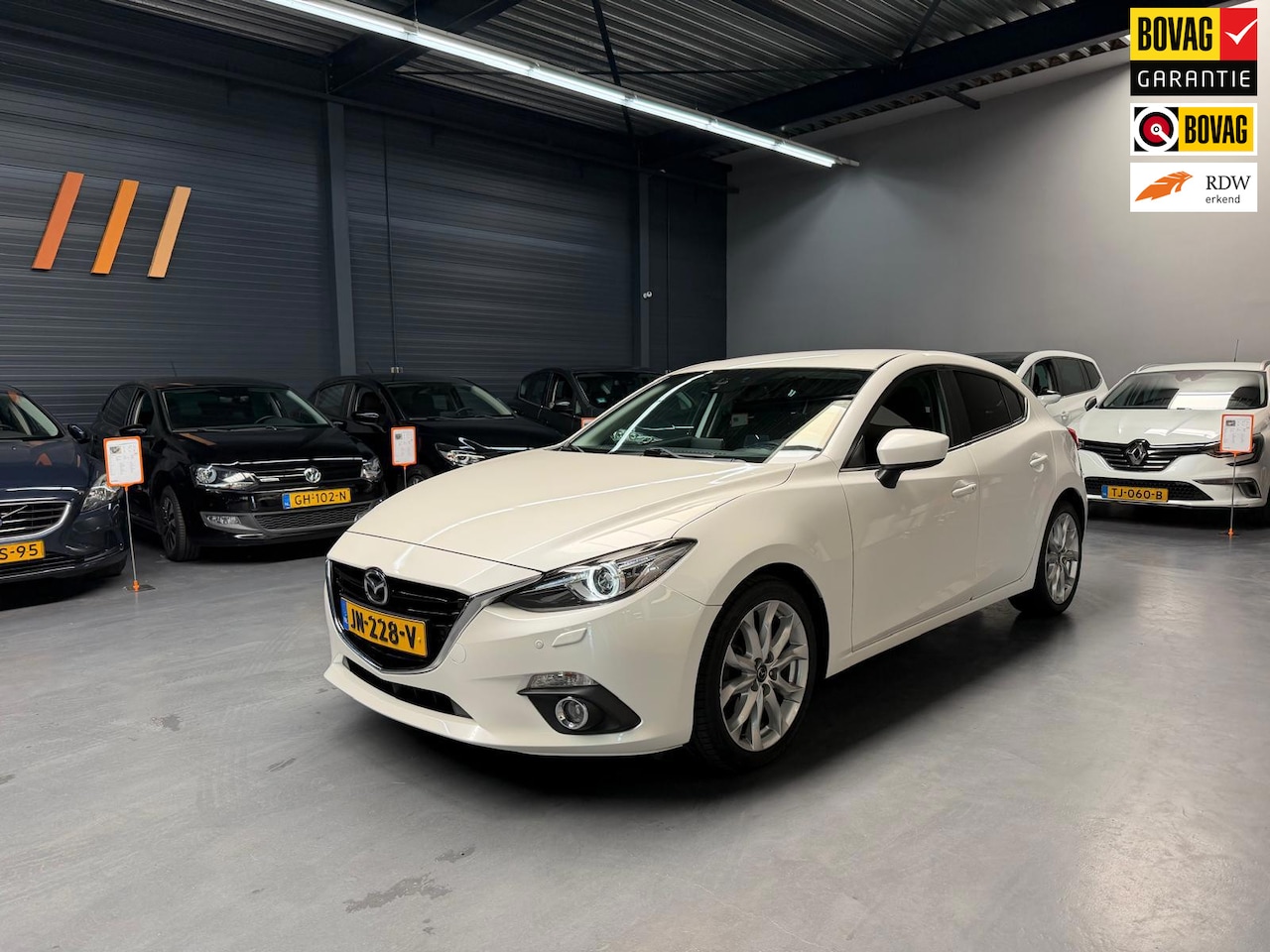 Mazda 3 - 2.0 GT-M HEAU-UP LED LEDER KEYLESS NAP NL AUTO - AutoWereld.nl