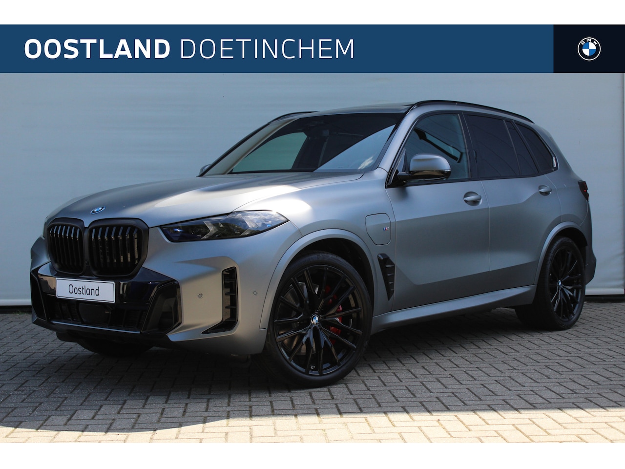 BMW X5 - xDrive50e M Sport Automaat / Panoramadak Sky Lounge / Trekhaak / M Multifunctionele Stoele - AutoWereld.nl