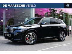 BMW iX1 - eDrive20 M Sport / Panoramadak / Trekhaak / Sportstoelen / Achteruitrijcamera / M Adaptief