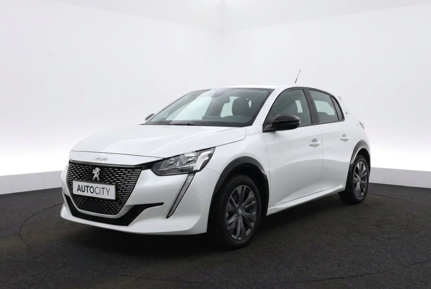 Peugeot e-208 - Allure 50 kWh Camera l Navi l Keyless - AutoWereld.nl