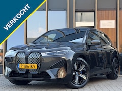 BMW iX - xDrive40 Executive M-Sport | 77 kWh | Trekhaak | SOH 99, 5% |