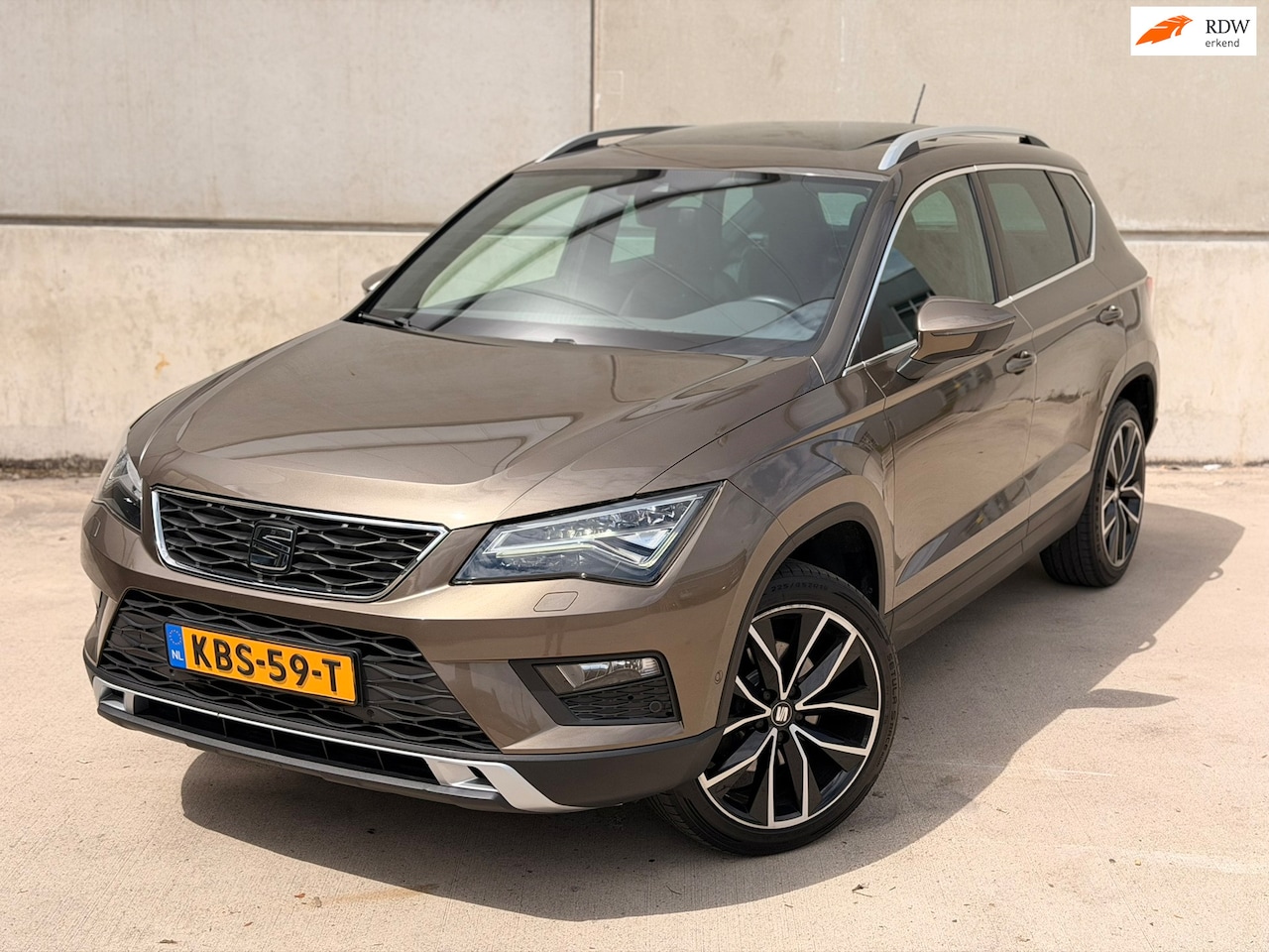 SEAT Ateca - 1.4 EcoTSI Xcellence 4Drive DSG Pano Carplay Camera Keyless - AutoWereld.nl