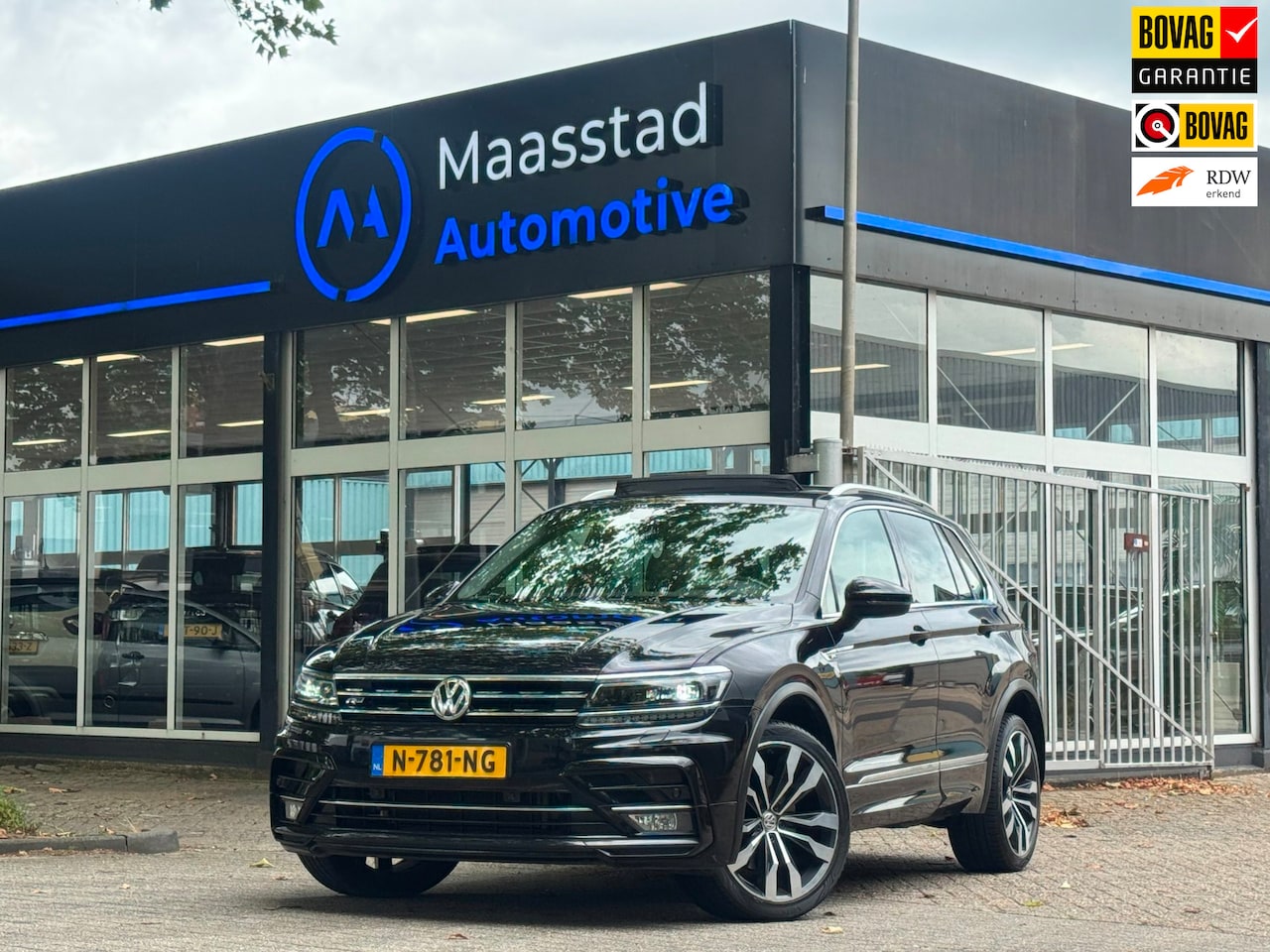 Volkswagen Tiguan - 2.0 TDI 4Motion Highline Business R Line 310PK Automaat Pano Leer - AutoWereld.nl