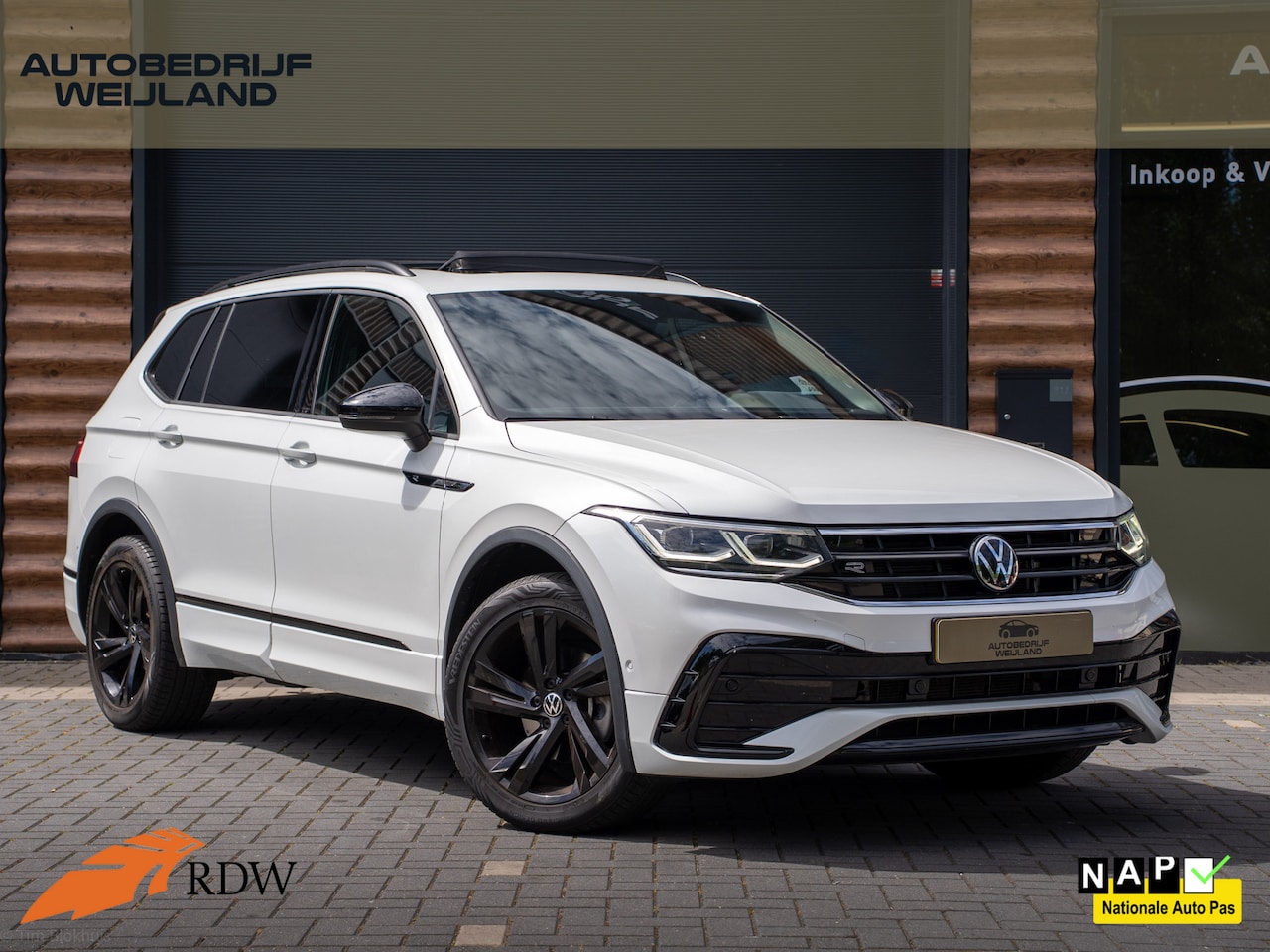 Volkswagen Tiguan Allspace - 1.5 TSI R-Line Business+ 7P. BLACK-STYLE NIEUWSTAAT I 2X R-line I Virtual I 19" I Keyless - AutoWereld.nl