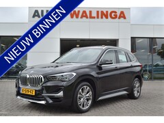 BMW X1 - sDrive18i Panaramadak | Leer | Head up | Trekhaak 1700kg | Dealer onderhouden