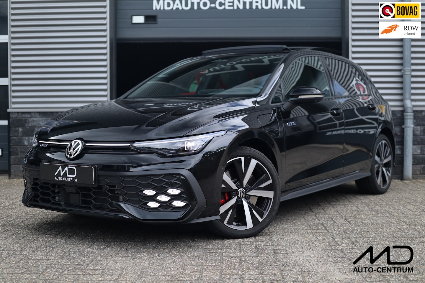 Volkswagen Golf - 1.5 GTE| 272pk| Pano| Leder| I.Q. 3D| HuD| 360 camera - AutoWereld.nl