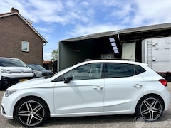 SEAT Ibiza - 1.0 TSI 95pk FR 5drs - pano - beats - camera - keyless entry + start - front assist - navi
