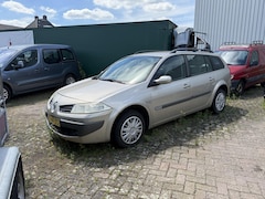 Renault Mégane Grand Tour - 1.6-16V Business Line | Trekhaak | HANDEL/EXPORT PRIJS |