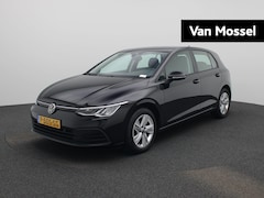 Volkswagen Golf - 1.0 TSI Life | Apple Carplay / Android Auto | Sfeerverlichting | Parkeersensoren | Lichtme