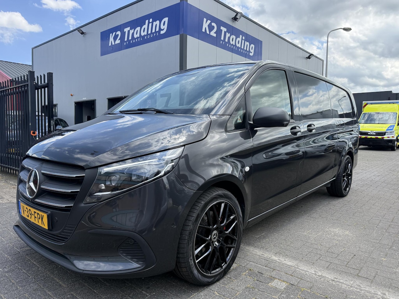 Mercedes-Benz Vito - 119 CDI L3 Select AIRMATIC APPLE CARPLAY FULL LED 2500KG Trekhaak - AutoWereld.nl
