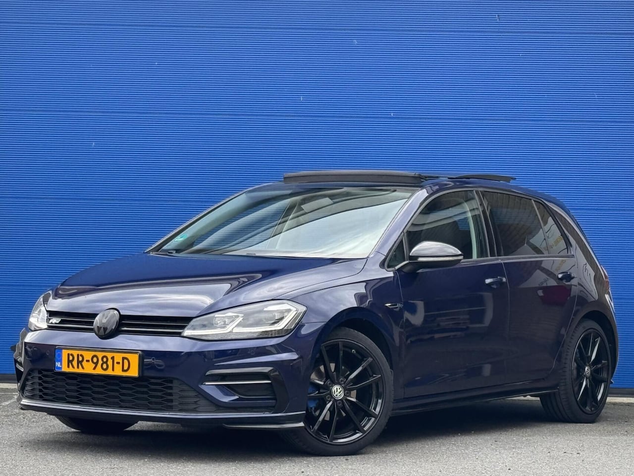 Volkswagen Golf - 1.0 TSI | R-Line | Pano | Carplay | Virtual cockpit - AutoWereld.nl