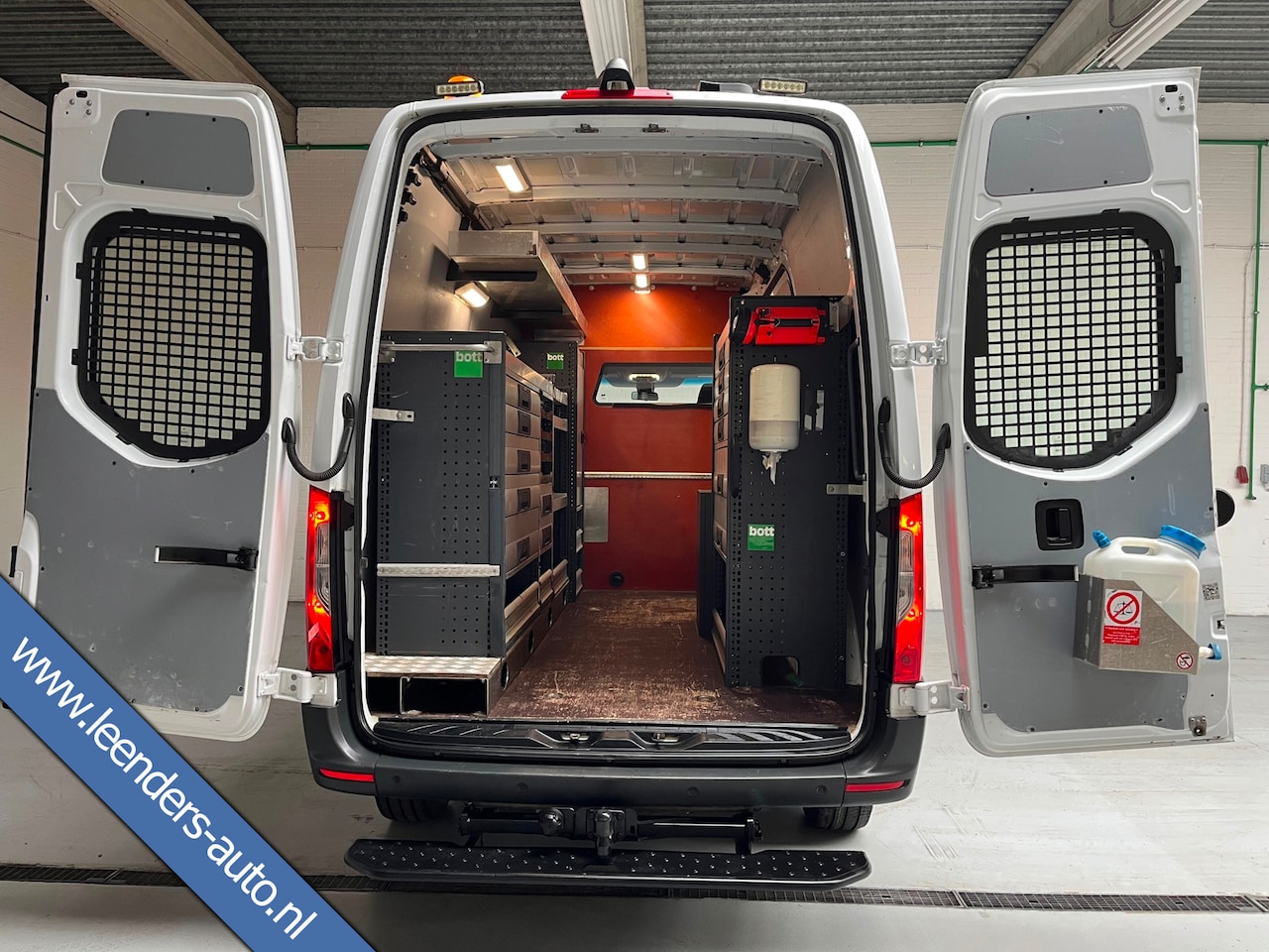Mercedes-Benz Sprinter - Automaat Servicewagen 314 2.2 CDI 140PK L2H2 euro6 BOTT, Victron V230, Standkachel Trekhaa - AutoWereld.nl